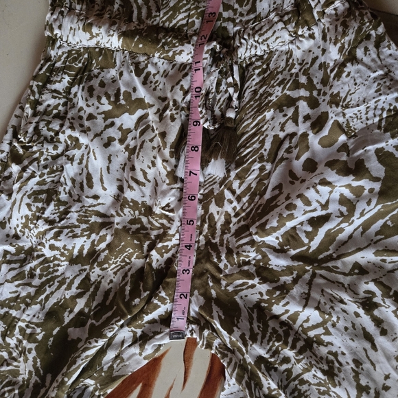 Blue Island Cream Olive Green Abstract Print Strapless Jumpsuit Size Small - Picture 14 of 17